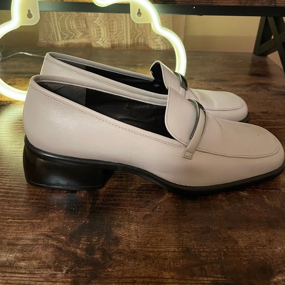 Nine West White Loafers with Black Soles & Silver Detail - Picture 2 of 7